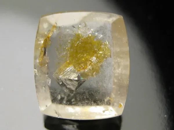 Pyrite in Quartz 6,31 ct